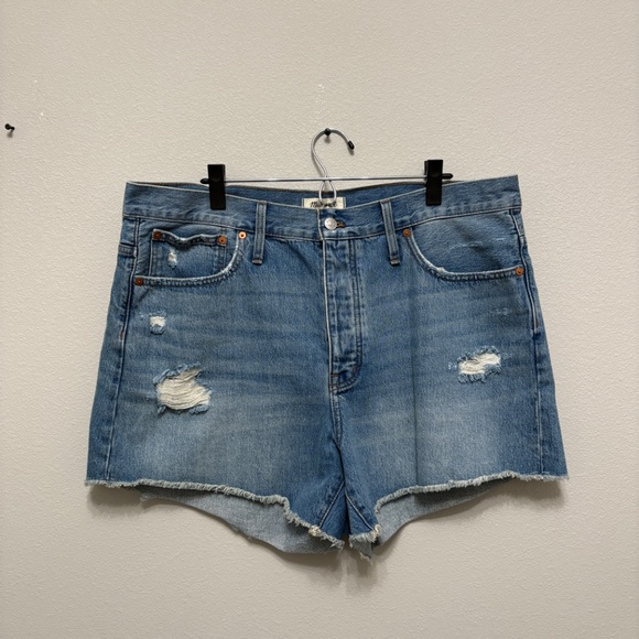 Madewell Relaxed Denim Shorts in Homecrest Wash - Ripped Edition, 33 - Picture 2 of 7